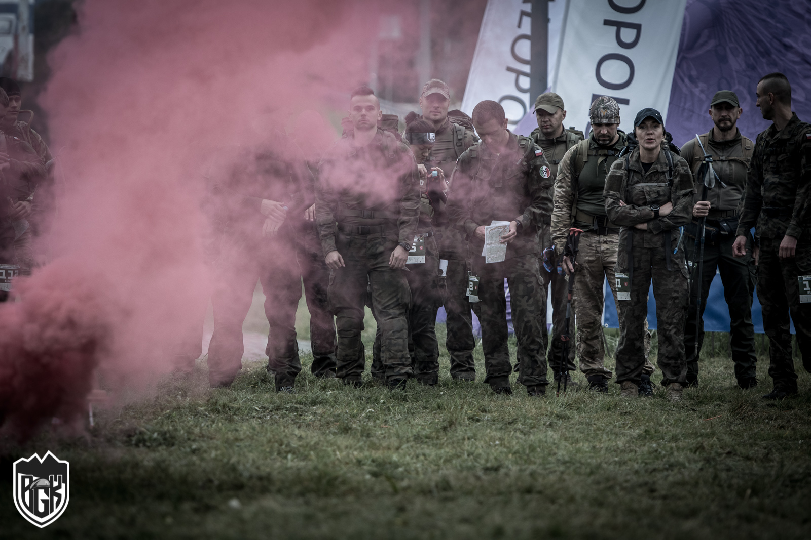 Uczestnicy Biegu Górskiego Komandosa na trasie
