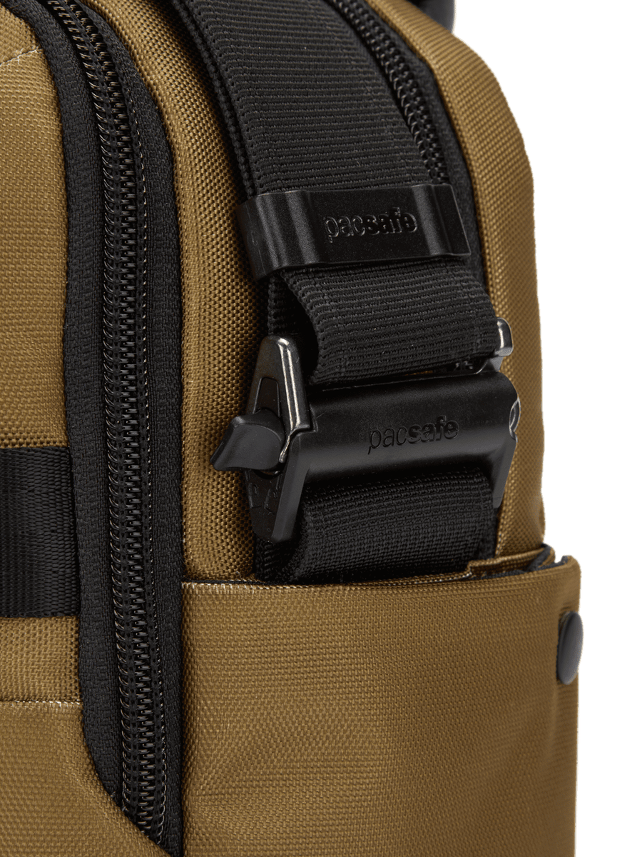 Torba średnia na ramię antykradzieżowa listonoszka Pacsafe Metrosafe X 6 l - brązowa