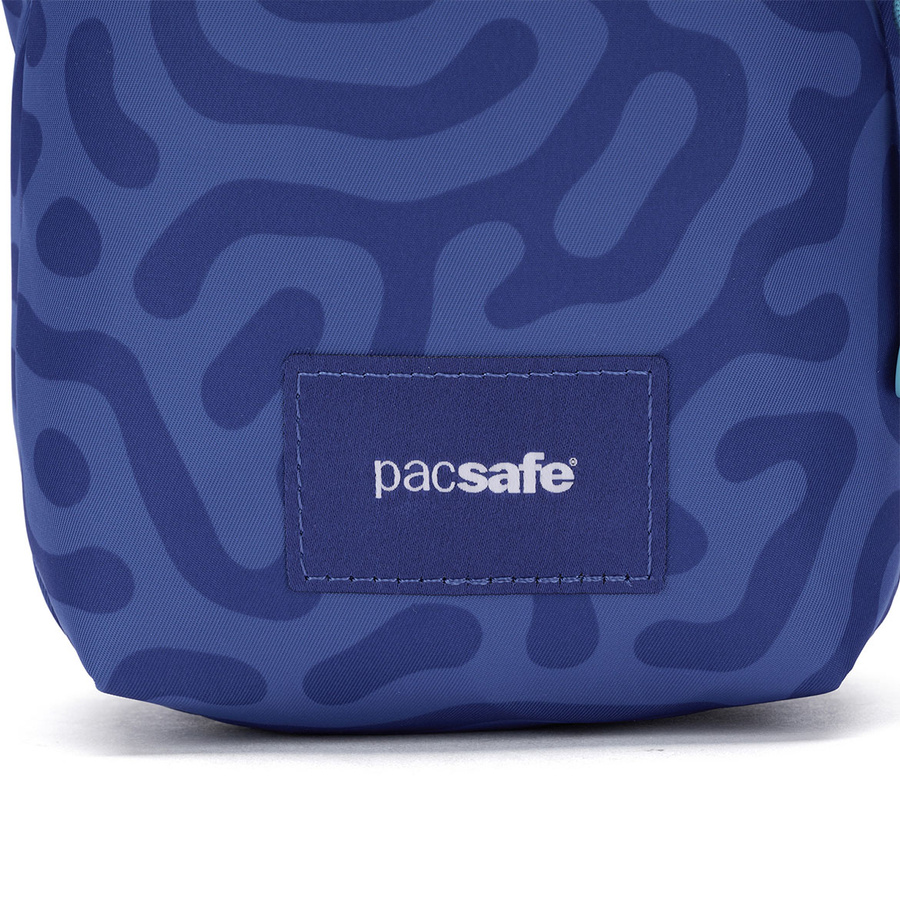 Torebka miejska na ramię antykradzieżowa Pacsafe Go - niebieska