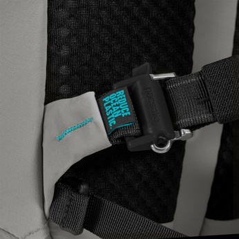 Plecak miejski antykradzieżowy 18l Pacsafe ECO Econyl® - szary - powystawowy