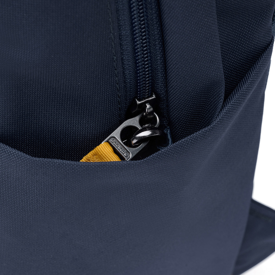 Antykradzieżowy plecak miejski Pacsafe Go 15 l - granatowy