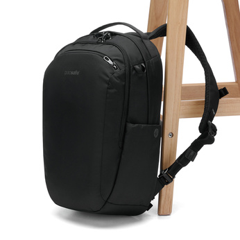 Plecak turystyczny antykradzieżowy na laptopa Pacsafe V 26 l - czarny