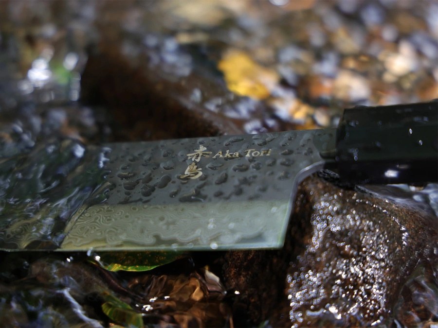 Nóż Nakiri do warzyw z grawerem Aka Tori ze stali damasceńskiej 7" - Tokyo Black