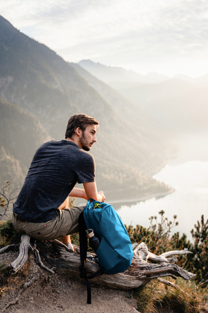 Plecak wycieczkowy antykradzieżowy 25l Pacsafe ECO Econyl® - niebieski