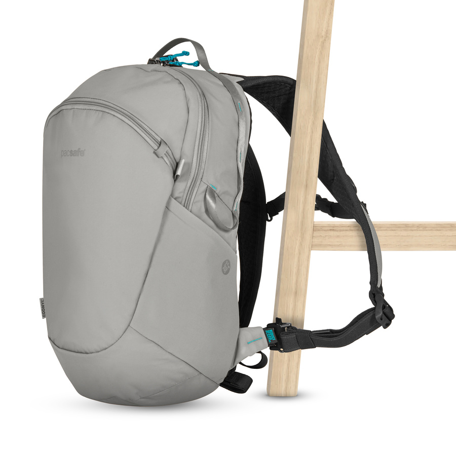 Plecak miejski antykradzieżowy 18l Pacsafe ECO Econyl® - szary - powystawowy