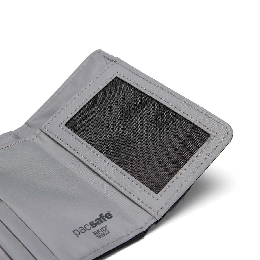 Portfel antykradzieżowy składany RFID Pacsafe  - czarny