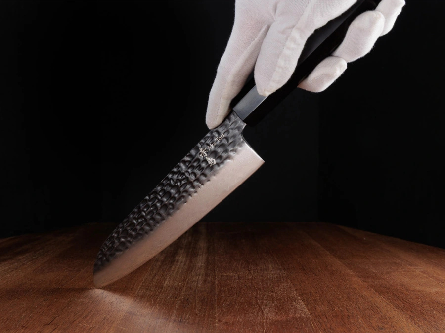 Nóż Santoku z grawerem Aka Tori ze stali damasceńskiej 7" - Tokyo Black