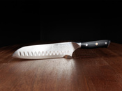Aka Tori Osaka Pro - Nóż Santoku ze stali damasceńskiej 7"