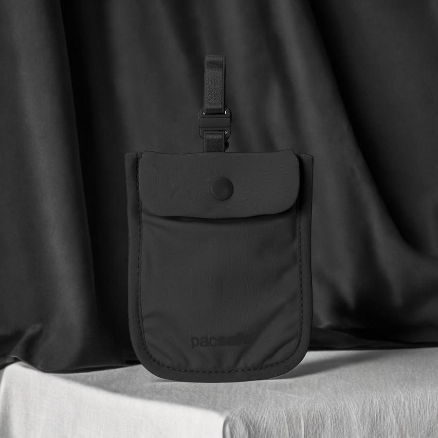 Saszetka antykradzieżowa przyczepiana do biustonosza - Pacsafe Coversafe S25 - czarny