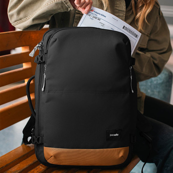 Plecak kabinowy antykradzieżowy Pacsafe Go 34 l - czarny