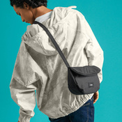 Rozkładana torebka damska antykradzieżowa Pacsafe Go - czarna