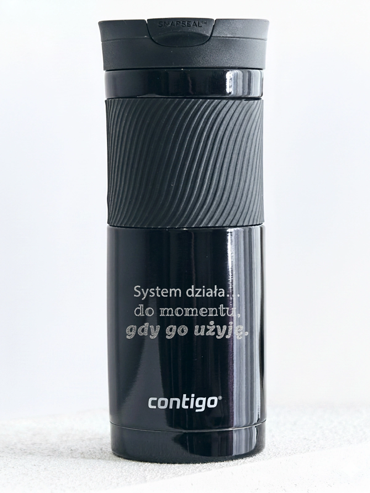 Kubek termiczny  z grawerem Contigo Byron 590ml - Czarny