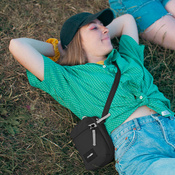 Torebka miejska na ramię antykradzieżowa Pacsafe Go - czarna