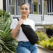 Saszetka plecak antykradzieżowy Pacsafe Vibe 150 - czarny