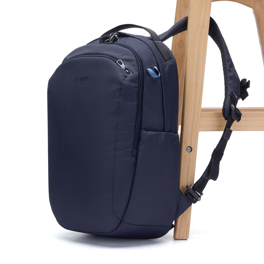 Plecak turystyczny antykradzieżowy na laptopa Pacsafe V 26 l - granatowy